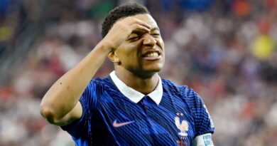 France vs England: Two sides collide in a game no one wanted to play in